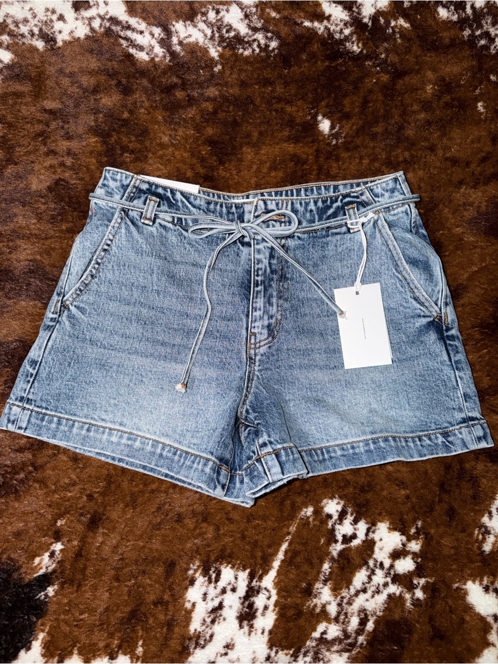 Vervet Shorts size small